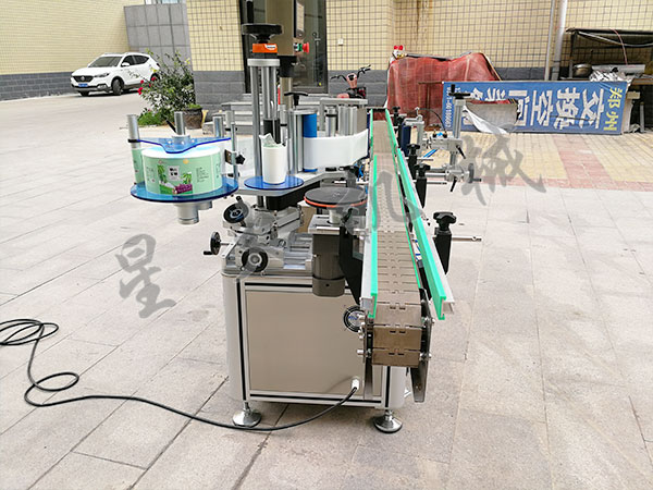 成都男男车车的车车动漫圆瓶贴标机